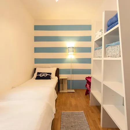 Apartment Cozy In With Kitchen Dobropoljana
