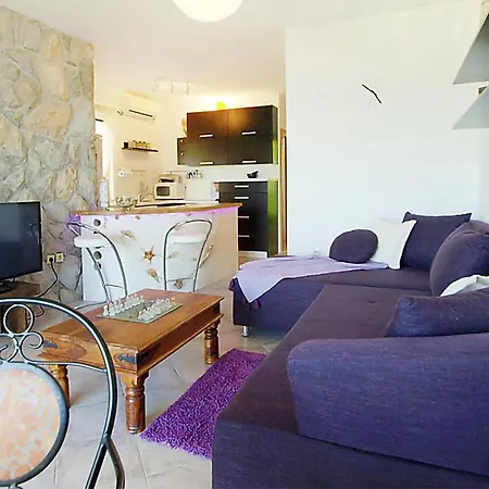Cozy In With Kitchen Dobropoljana